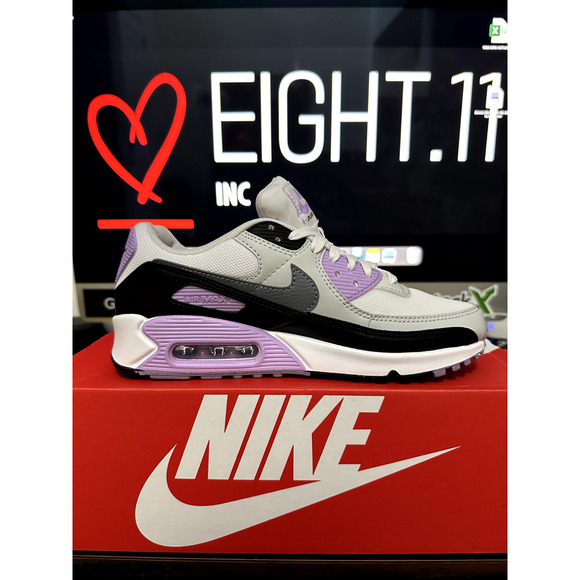NEW WOMEN'S SIZE 6 Nike Air Max 90 White Lilac Purple White Sneakers DH8010-103 - Picture 2 of 6